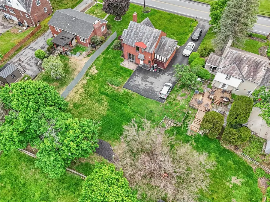 1912 Mount Royal Blvd, Glenshaw, PA 15116 - #3