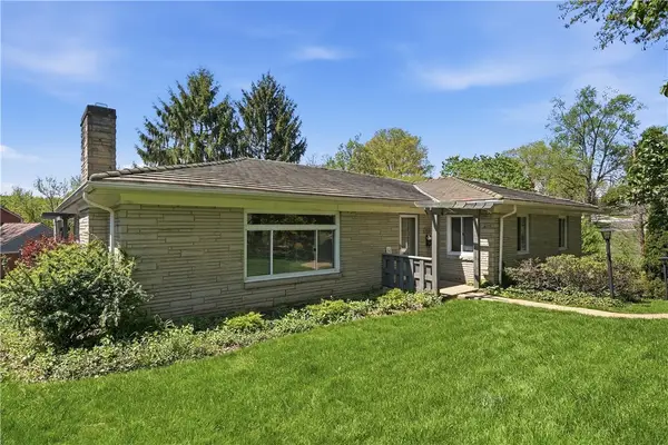 462 Greenhurst Dr, Pittsburgh, PA 15243