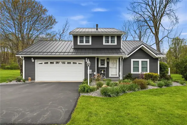 12641 Hickory Dr, Conneaut Lake, PA 16316
