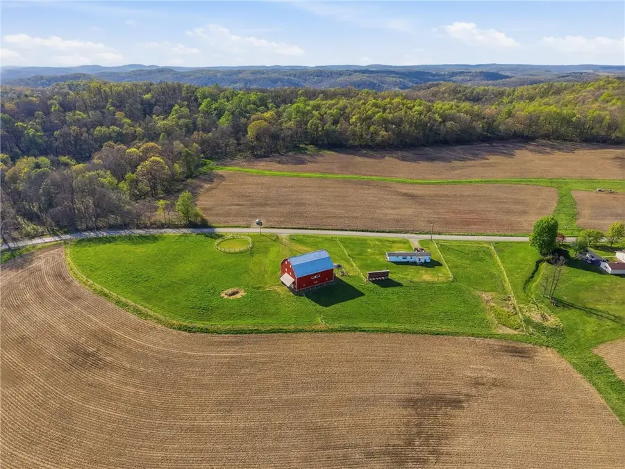 2117 Tunnelton Rd, Clarksburg, PA 15725 - #2