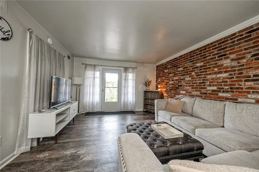 1020 Chatham Park Drive #J, Pittsburgh, PA 15216 - #2