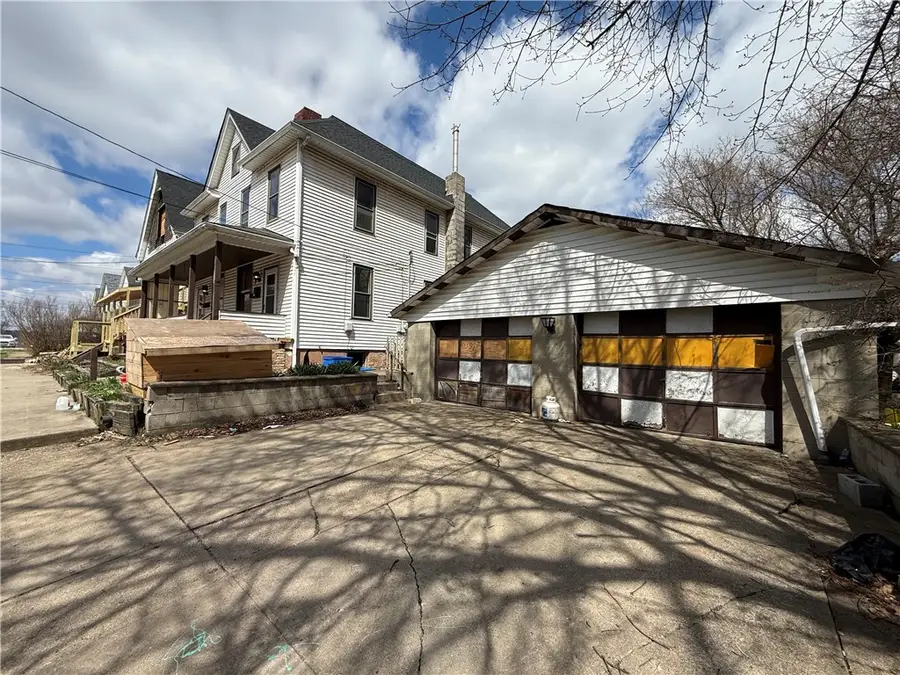 419 Bartram Ave, New Castle, PA 16101 - #2