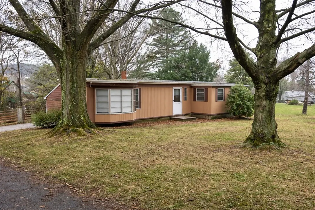 118 Lehigh Drive, Leechburg, PA 15656 - #1