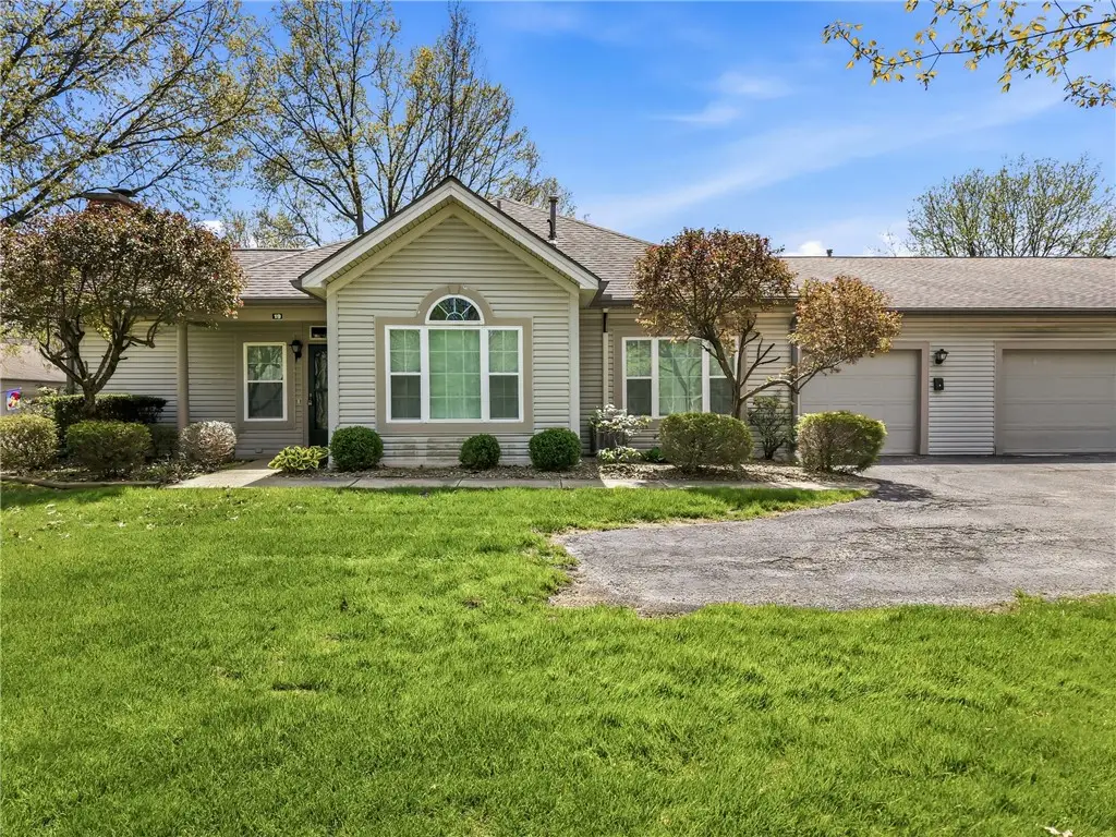 19 Stone Ridge Blvd, Hermitage, PA 16148 - #1