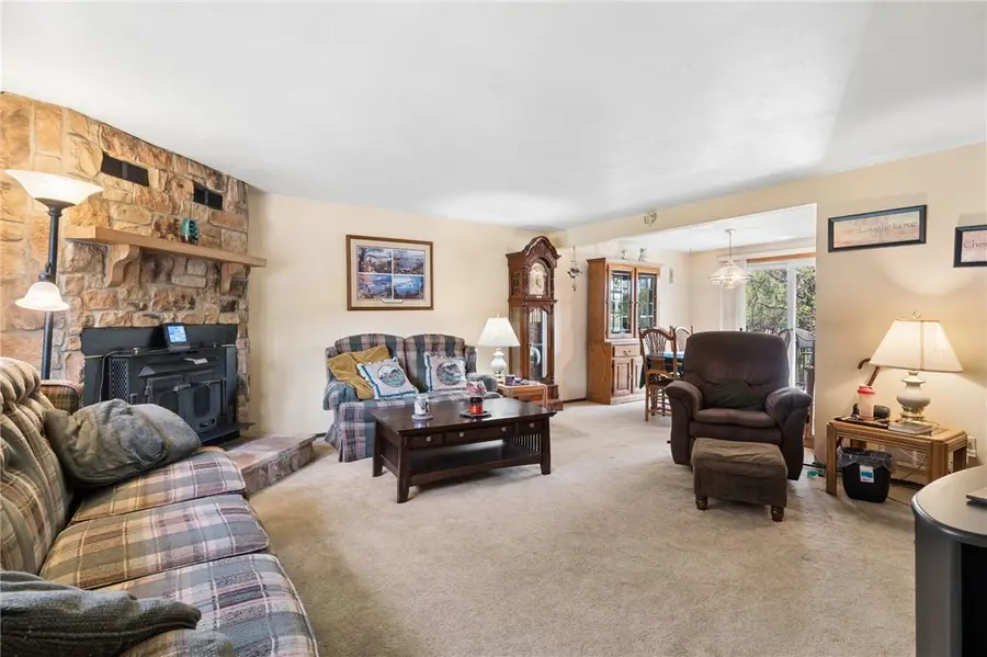 4130 Stratford Dr, Irwin, PA 15642 - #2