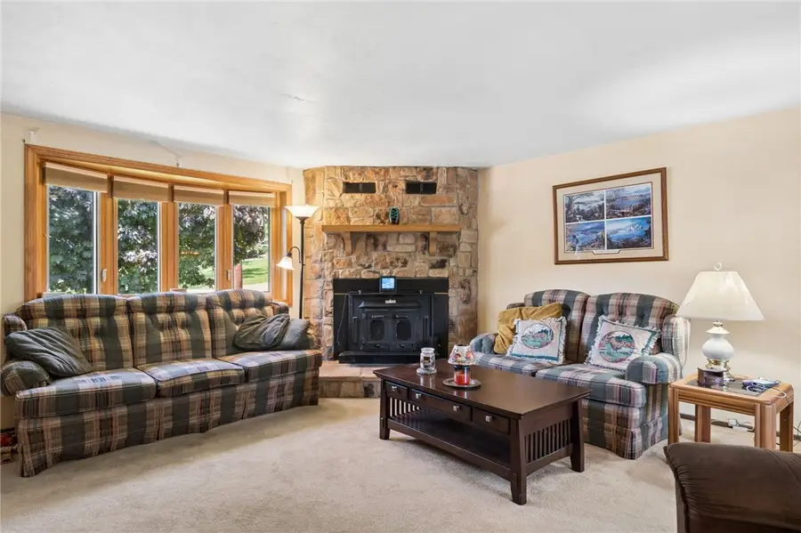 4130 Stratford Dr, Irwin, PA 15642 - #3