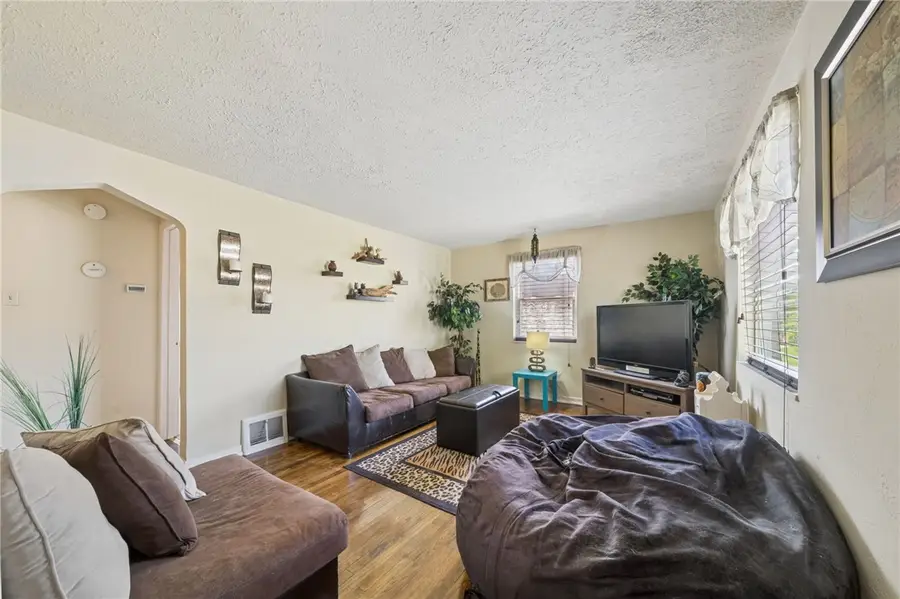 1320 Lebanon Church Rd, Pittsburgh, PA 15236 - #3