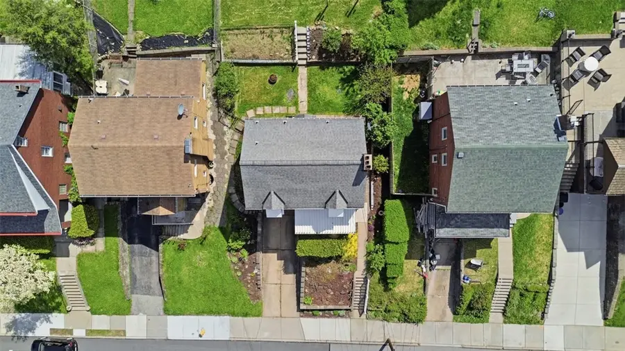 919 Tropical Ave, Pittsburgh, PA 15216 - #2