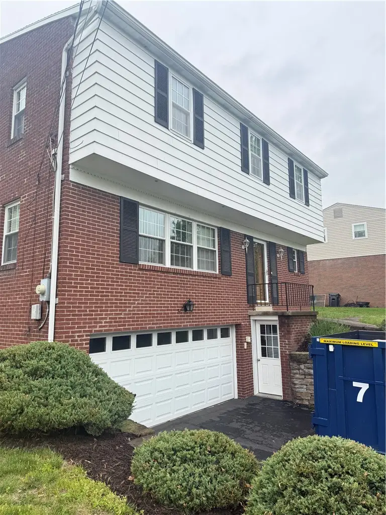 8684 E Barkhurst Dr, Pittsburgh, PA 15237 - #1