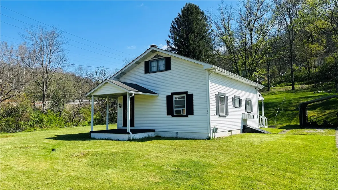 708 Lardintown Rd, Tarentum, PA 15084 - #1