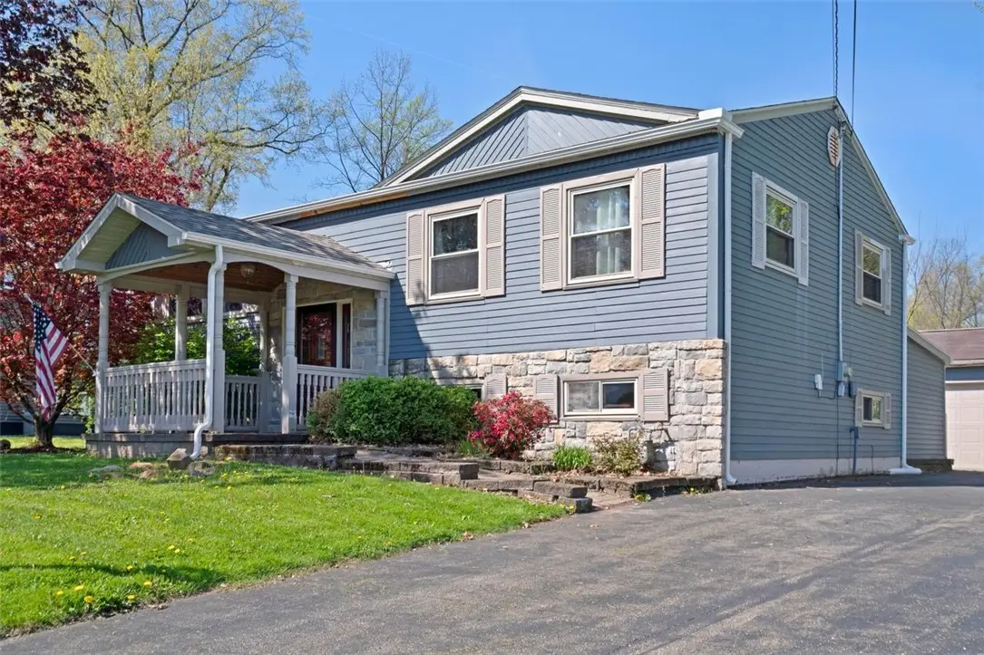 1355 Wakefield Dr, Hermitage, PA 16148 - #1