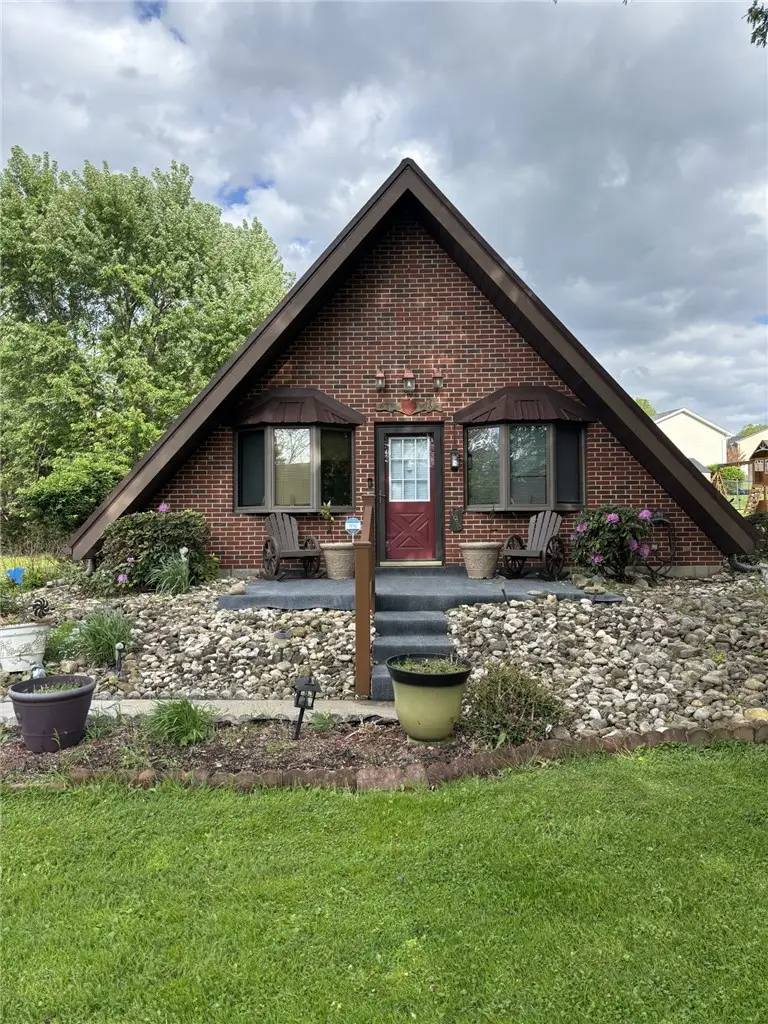188 Township Dr, Uniontown, PA 15401 - #1