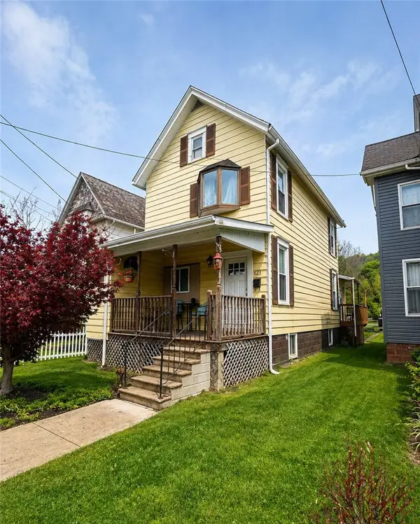 121 Elizabeth Ave, Evans City, PA 16033