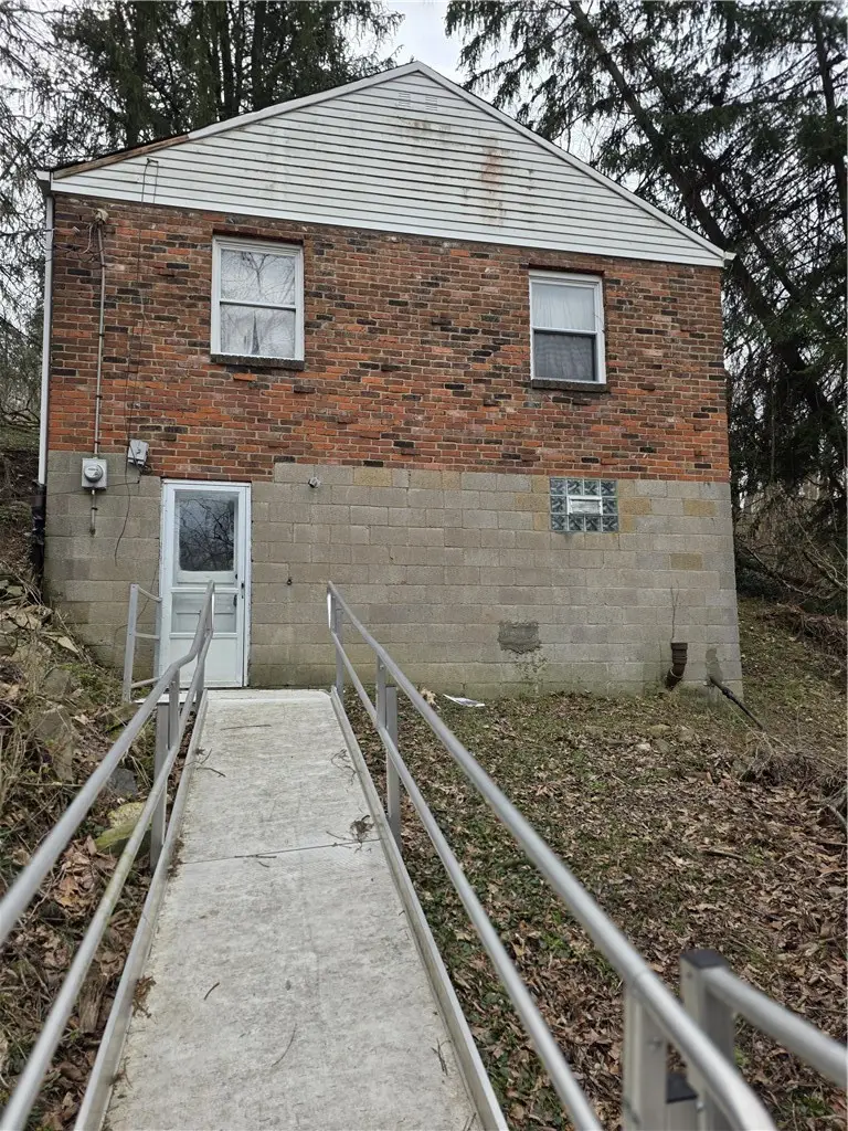 809 Hillgrove, Pittsburgh, PA 15216 - #2