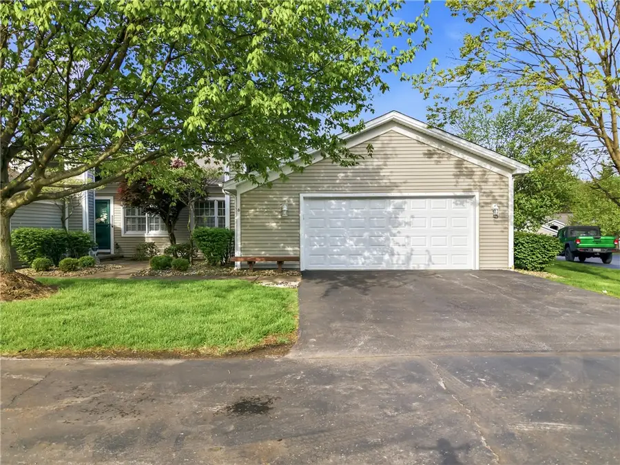 6 Golfwood Dr, Hermitage, PA 16148 - #2