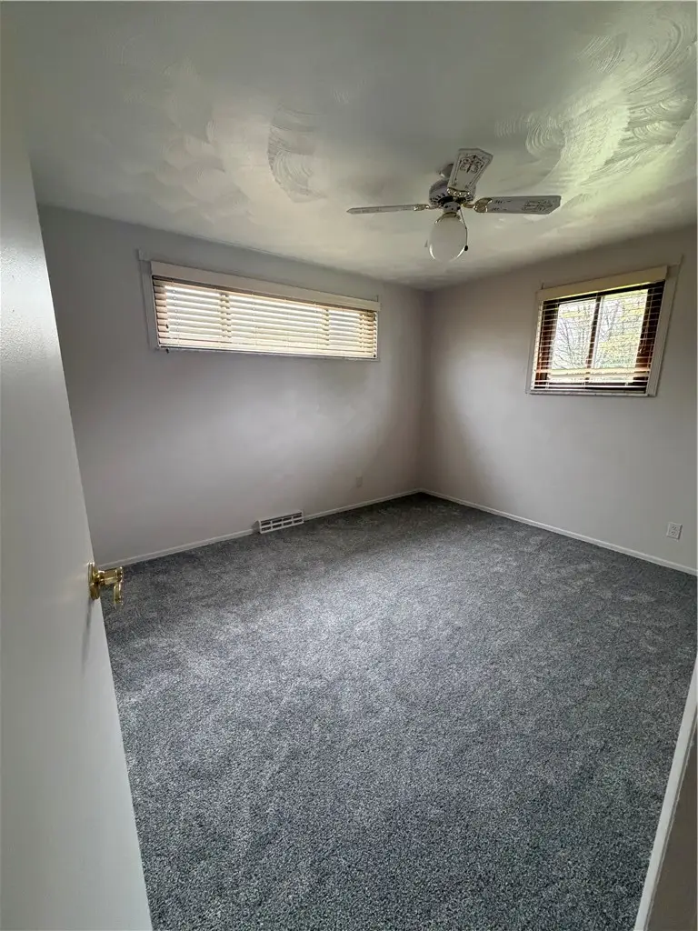 1210 Doris St, New Castle, PA 16101 - #3