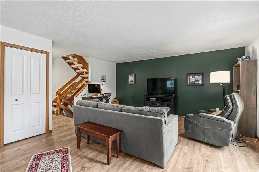 320 Spring Run Dr, Monroeville, PA 15146 - #2