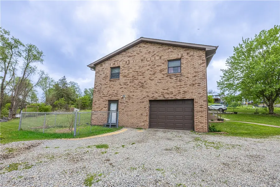 833 Main St, McClellandtown, PA 15458 - #2