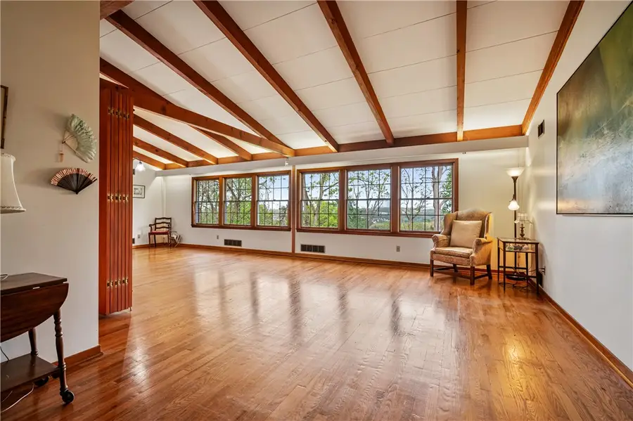 24 Swallow Hill Rd, Carnegie, PA 15106 - #2