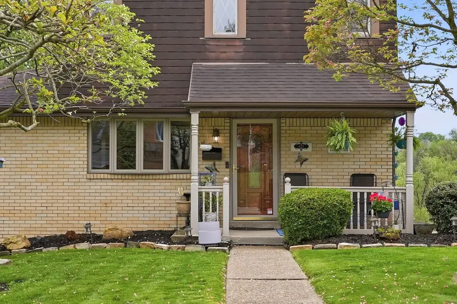 621 Portia Drive, Pittsburgh, PA 15236 - #2