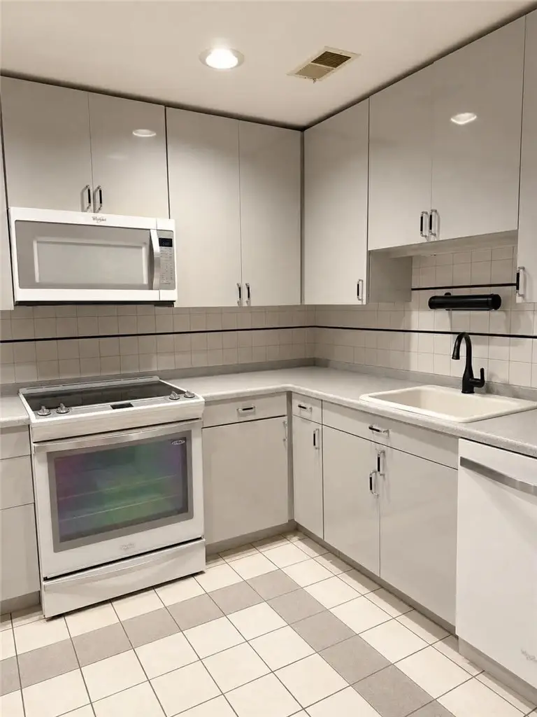 425 N Neville St #103, Pittsburgh, PA 15213 - #2