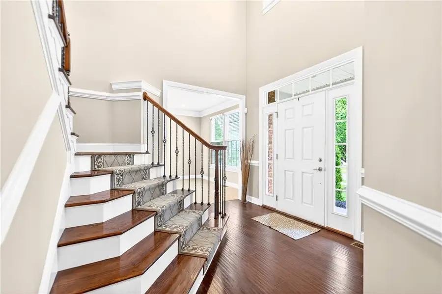 813 Balmoral Ct, Coraopolis, PA 15108 - #2