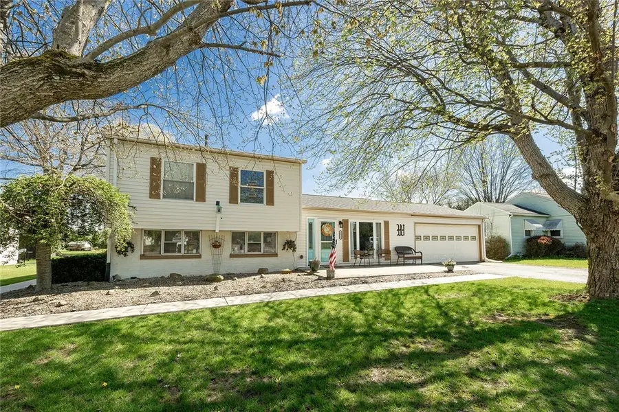 1013 Brentwood Dr, Greenville, PA 16125 - #3