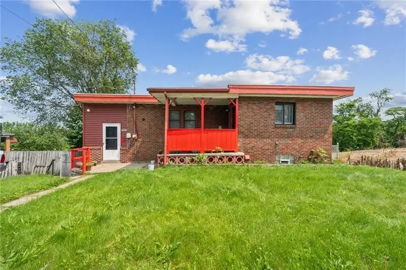 3003 Jersey St, McKeesport, PA 15132 - #1