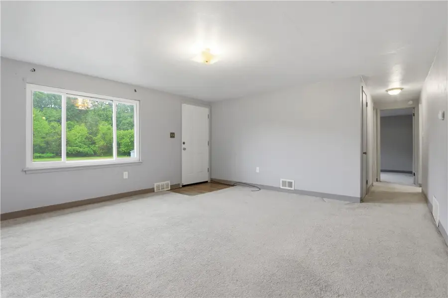 2911 Valley St, McKeesport, PA 15133 - #3
