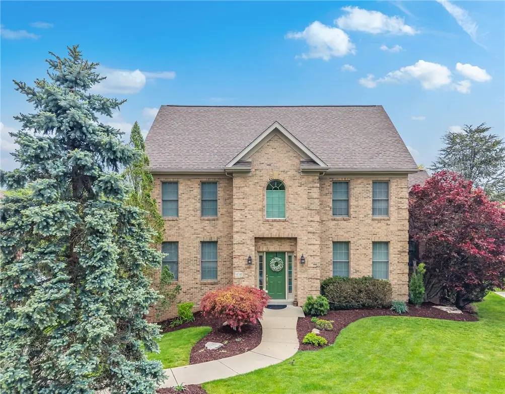4041 Rustic Woods Dr, Clairton, PA 15025 - #1