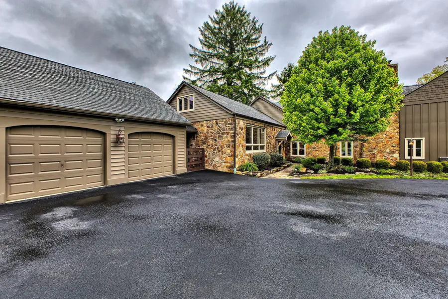 233 St Ives Drive, Greensburg, PA 15601 - #2