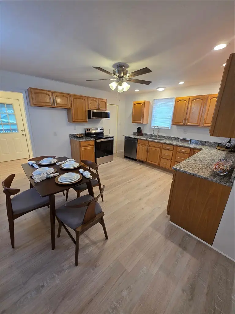 719 Allwine Ave, Jeannette, PA 15644 - #2