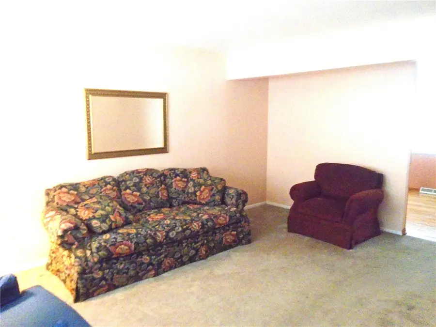 1121 Spruce St, Ambridge, PA 15003 - #3