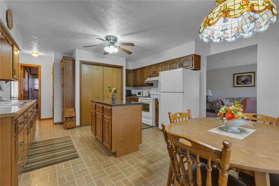 210 4th St, Beaver, PA 15009 - #2