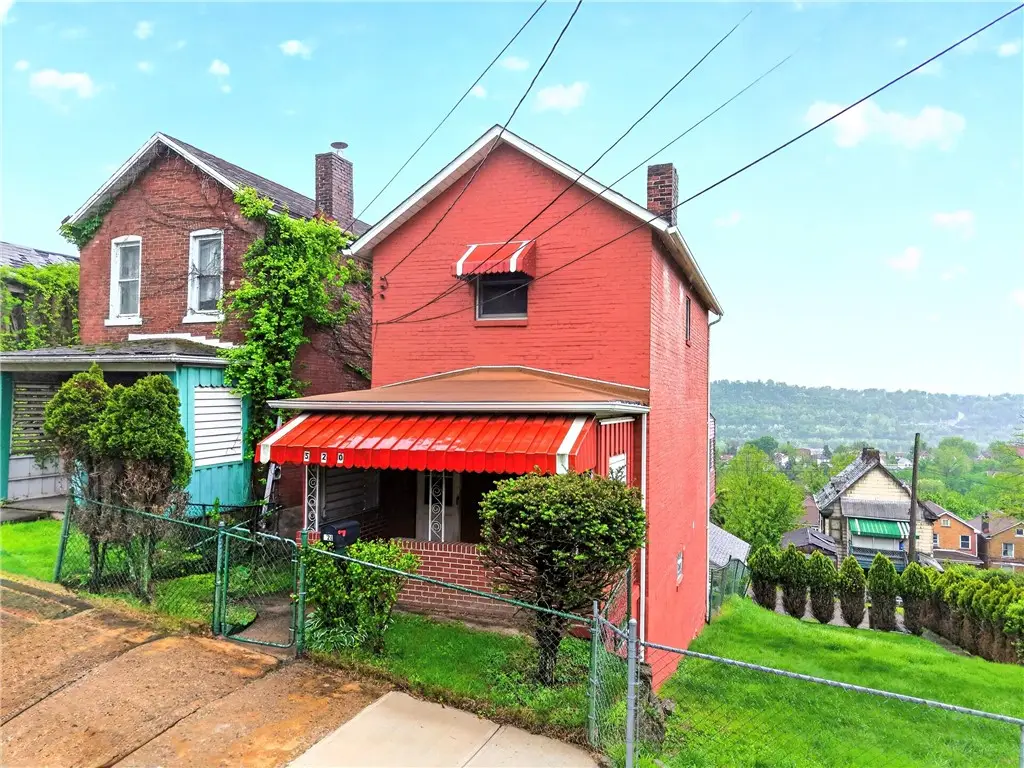 520 Stokes Ave, Braddock, PA 15104 - #1