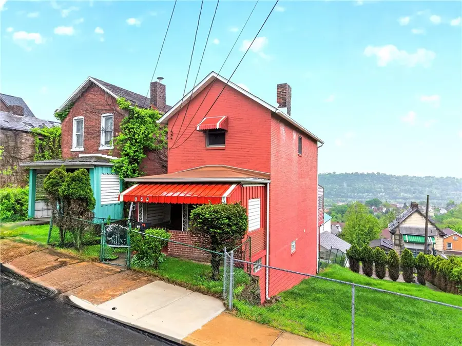 520 Stokes Ave, Braddock, PA 15104 - #2