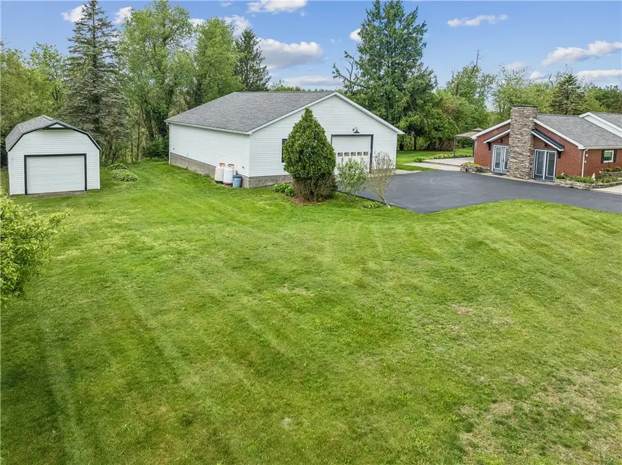 115 Lapeer Dr, Beaver Falls, PA 15010 - #3
