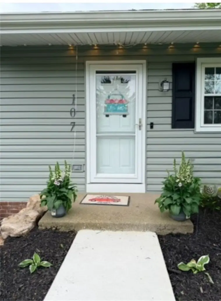 107 W Hillcrest Rd, Eighty Four, PA 15330 - #3