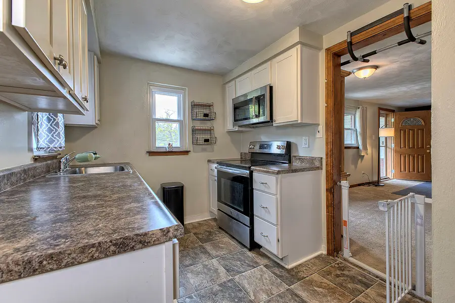 107 Carmella Drive, White Oak, PA 15131 - #3