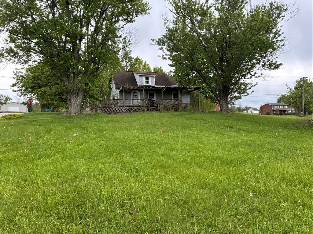 105 Lentz Rd, Latrobe, PA 15650 - #1