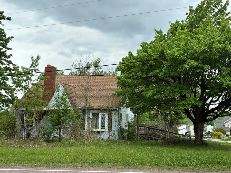 105 Lentz Rd, Latrobe, PA 15650 - #2