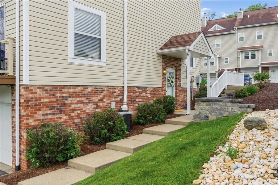 137 Old Village Lane, Bethel Park, PA 15102 - #3