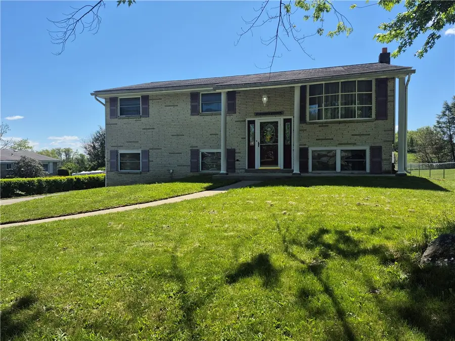 22 W Glennis Dr, Greensburg, PA 15601 - #2