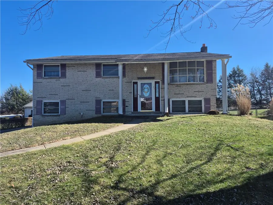 22 W Glennis Dr, Greensburg, PA 15601 - #3