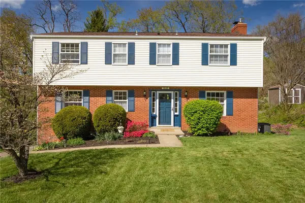 1243 Sun Ridge Dr, Pittsburgh, PA 15241