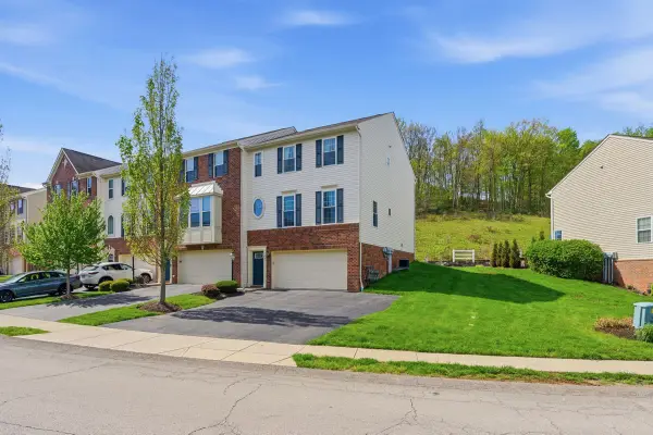 252 Broadstone Drive, Mars, PA 16046