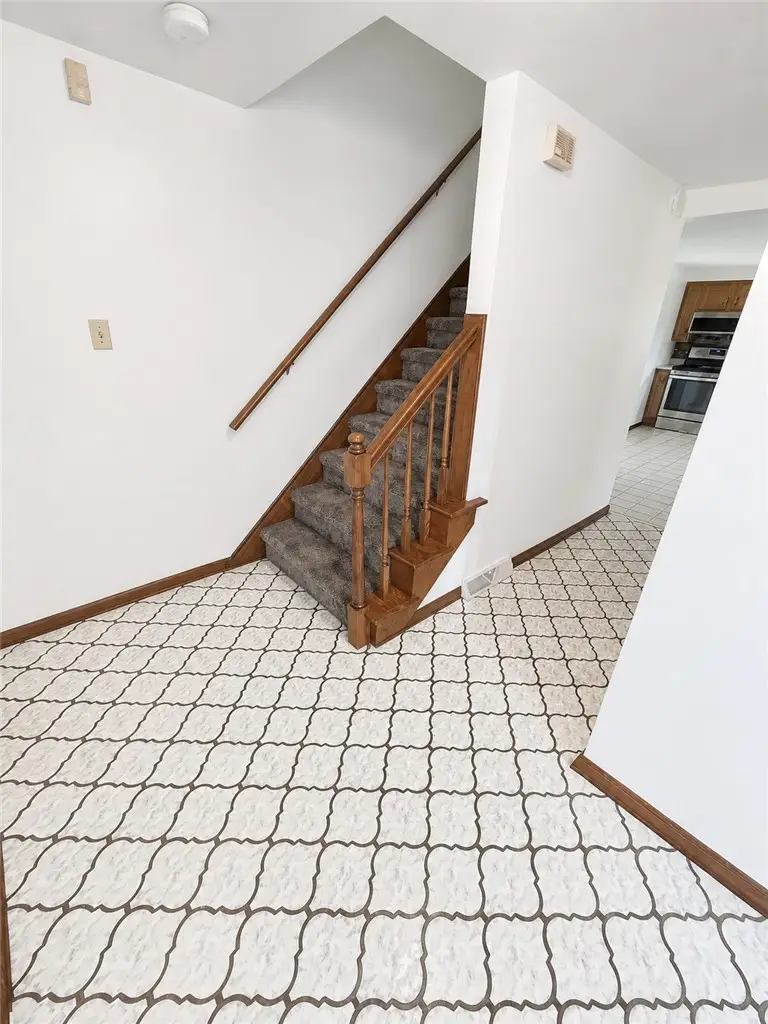 504 Maple St, Jeannette, PA 15644 - #3