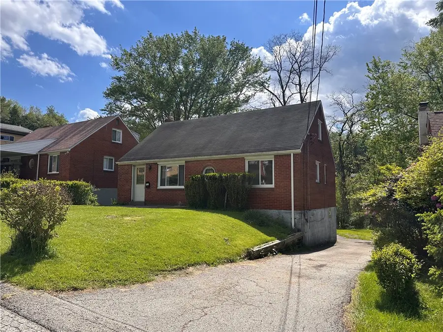 221 Dorothy Dr, Pittsburgh, PA 15235 - #2