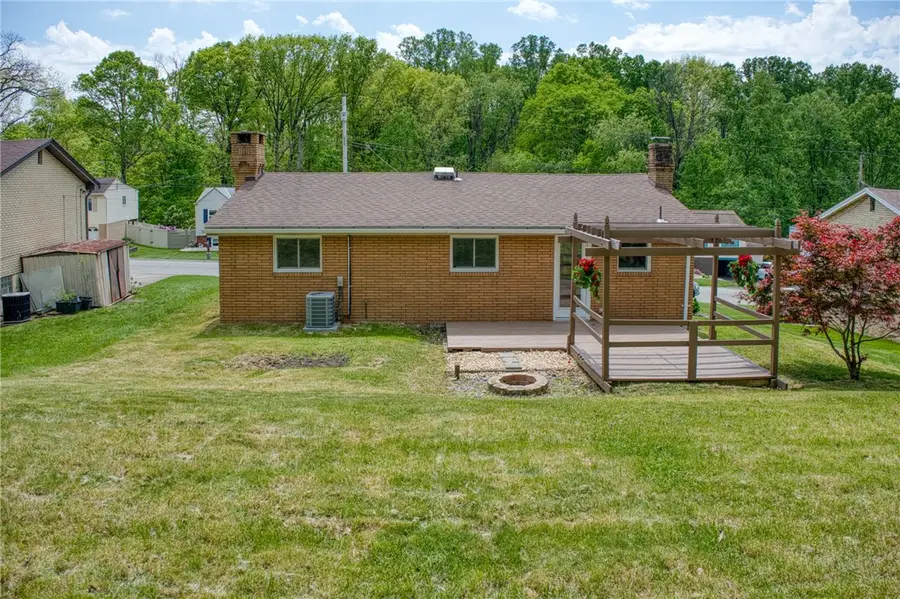 417 Diehl Dr, McKeesport, PA 15132 - #2