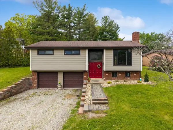4137 Cambridge, Irwin, PA 15642